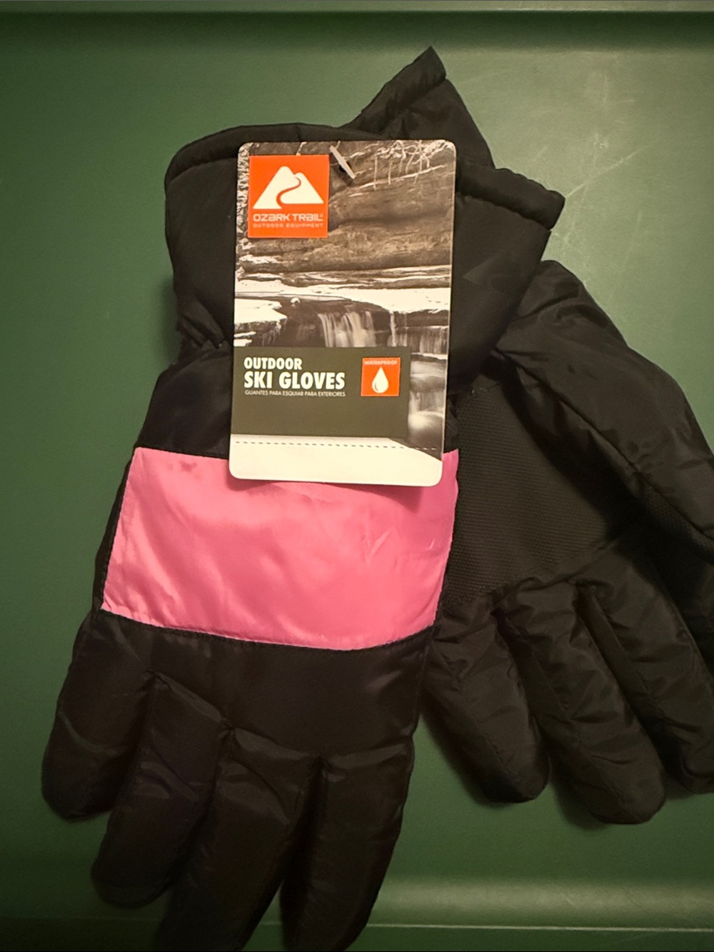 Ozark Trail Waterproof Ski Gloves, Winter L/XL Black/Pink